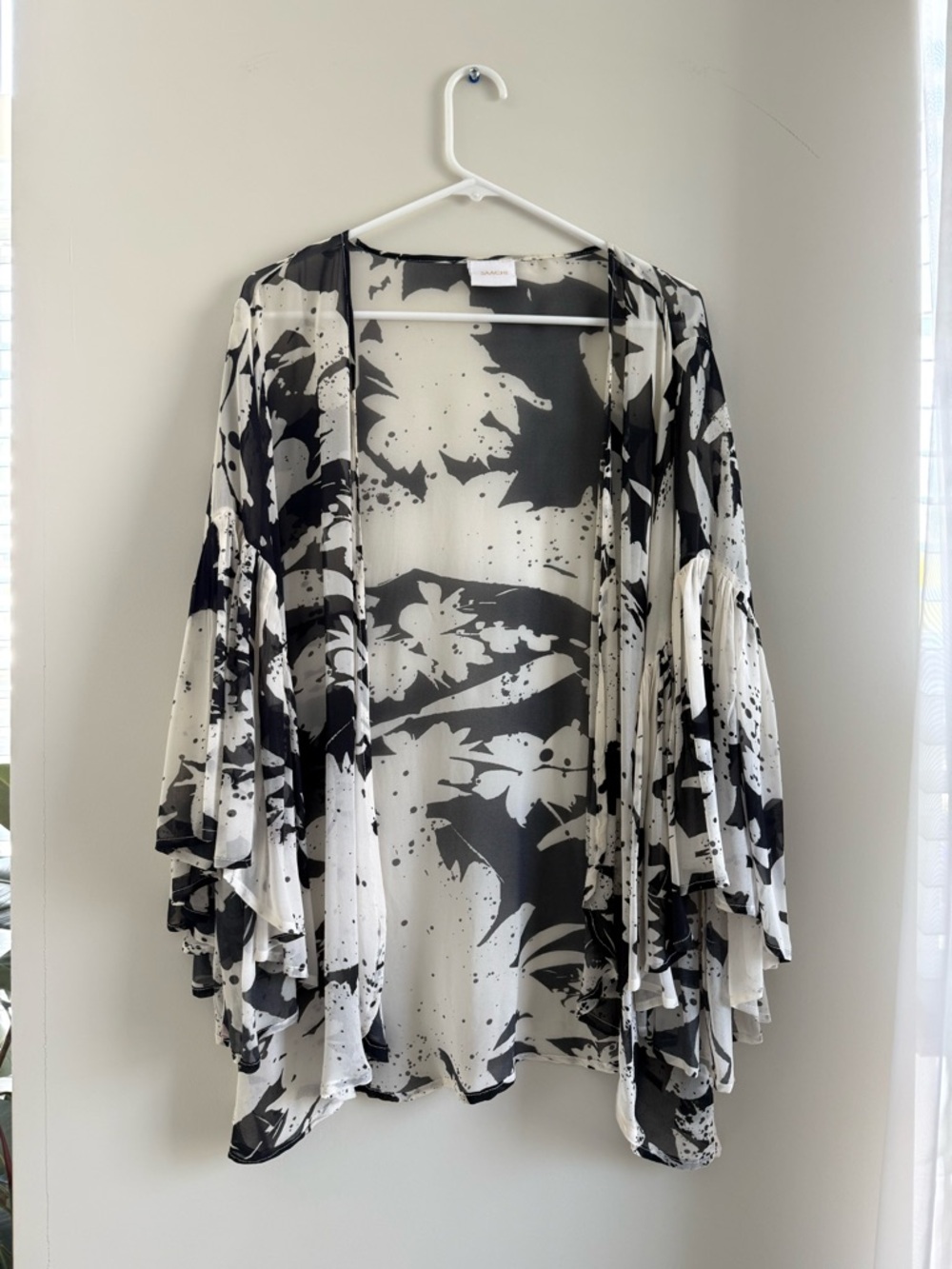 SAACHI Dreamy Afternoon Black & White Floral Sheer Kimono- OS